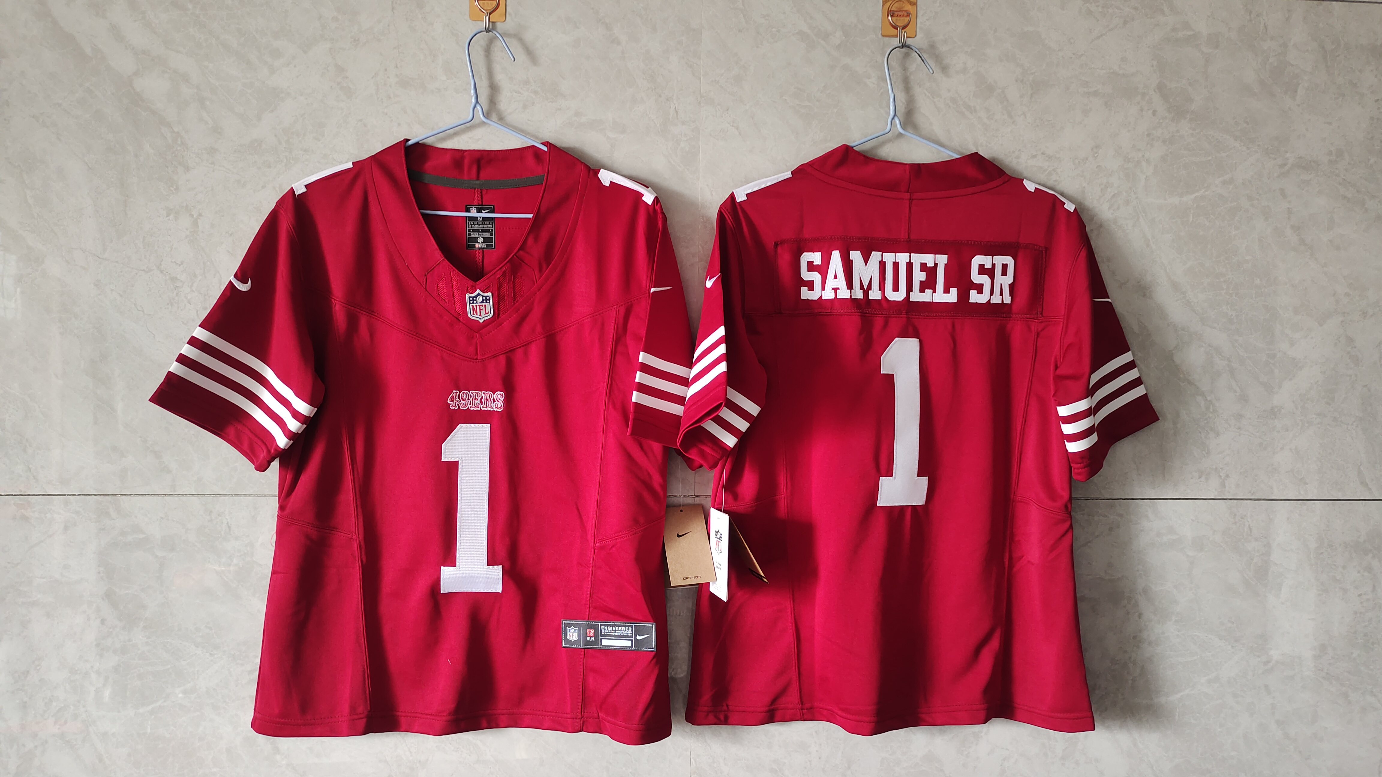 Women's San Francisco 49ers #1 Deebo Samuel Sr. Red F.U.S.E Vapor Untouchable Stitched Jersey(Run Small) Women's San Francisco 49ers #1 Deebo Samuel Sr. Red F.U.S.E Vapor Untouchable Stitched Jersey(Run Small)