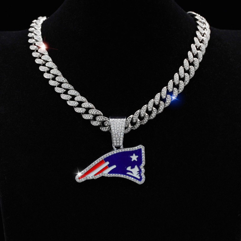 Patriots Pendant and Necklace Silver