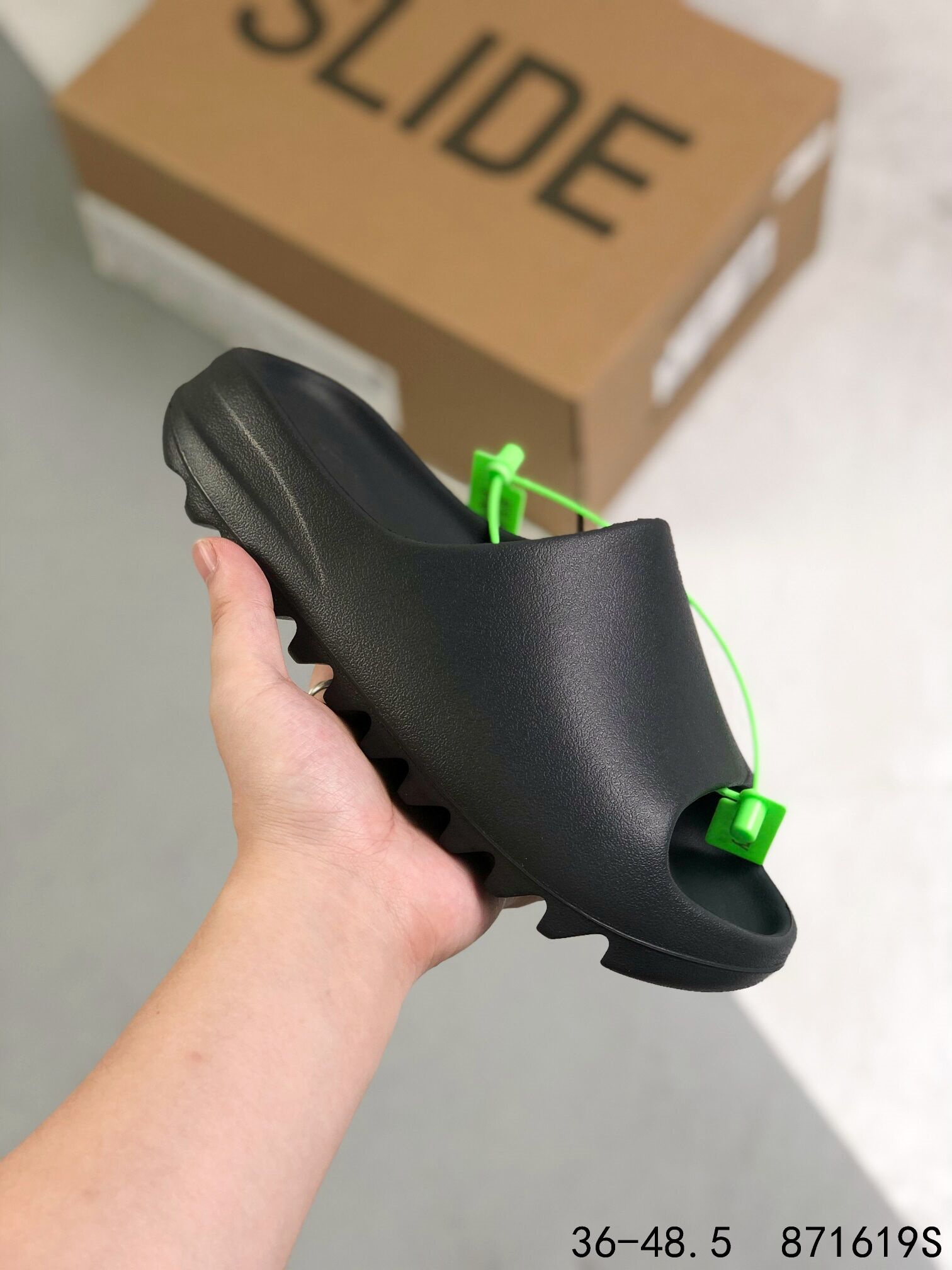 Yeezy Slippers Black